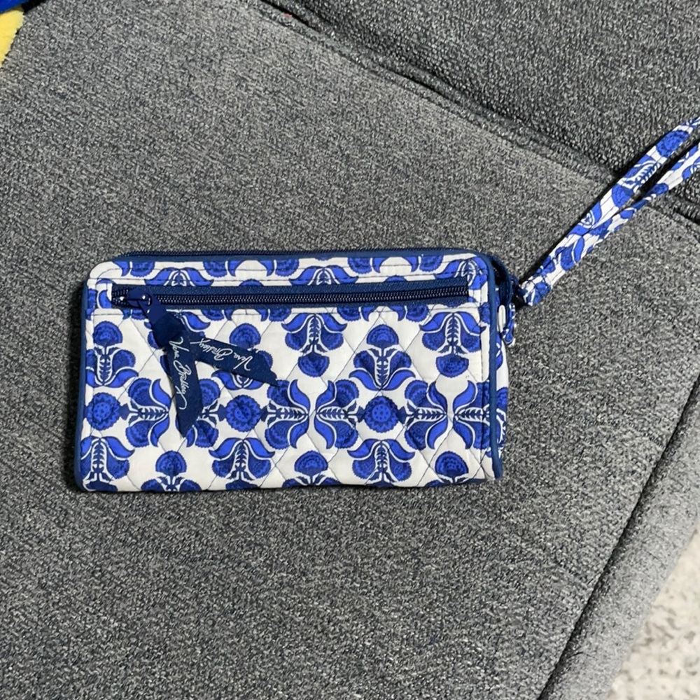 🎈Vera Bradley wristlet